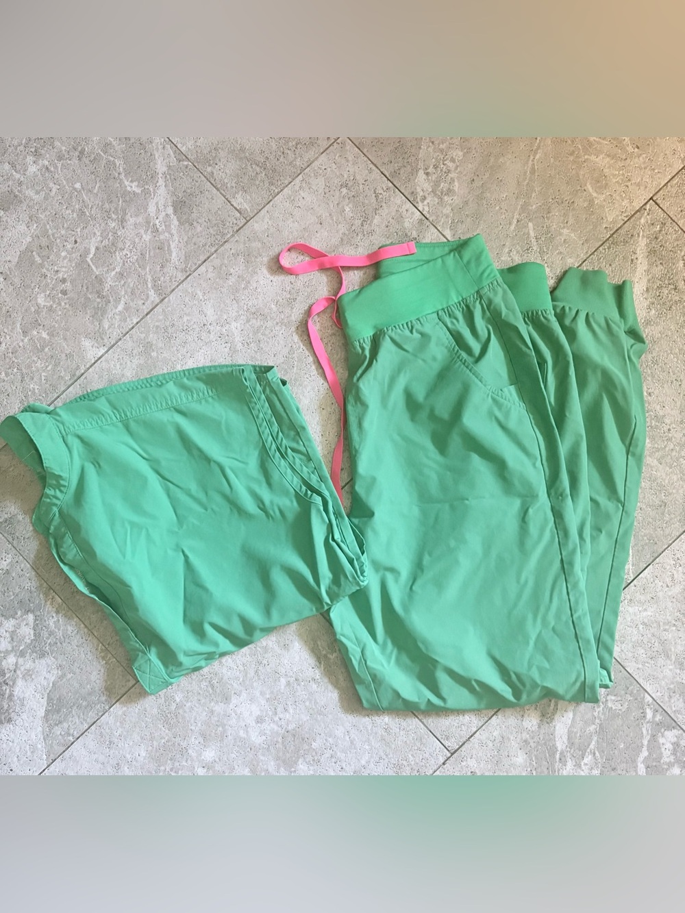 Wicked green Figs scrub set